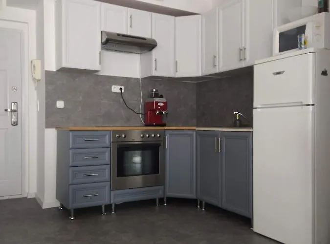 Spacious In Hip Neighborhood