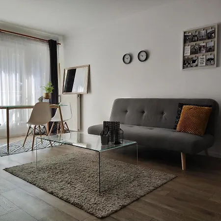 Spacious In Hip Neighborhood Διαμέρισμα Βουδαπέστη