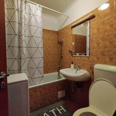 Spacious In Hip Neighborhood Βουδαπέστη