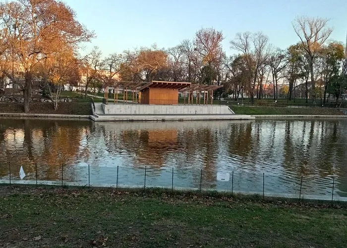 Spacious In Hip Neighborhood
